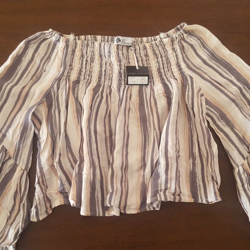 Womens off the shoulder raglan flounce sleeve top - Picture 7 of 7